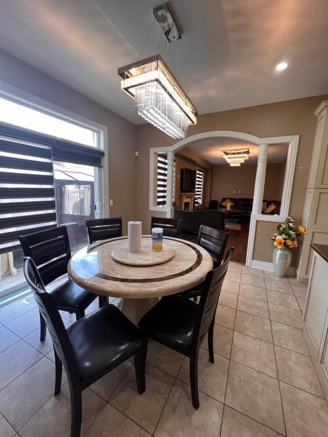 Spacious Detached In Brampton Ngoại thất bức ảnh