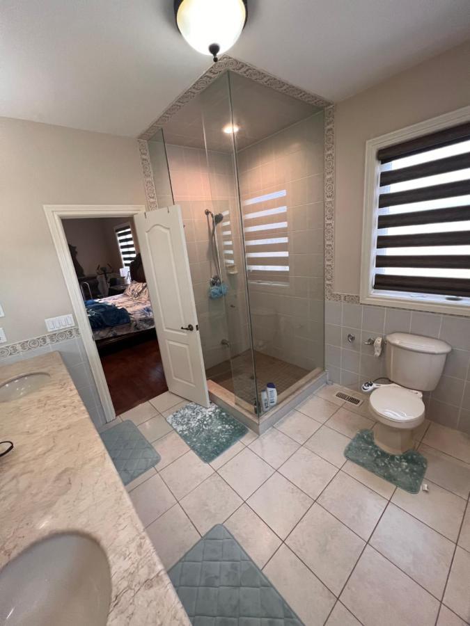 Spacious Detached In Brampton Ngoại thất bức ảnh